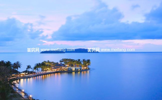 中国海南海花岛沿海风景 这一珍宝正在海南边的深蓝里悄悄打磨,不久之后将会绽放无限光芒,爱海之人可一定不能错过。 恒大海花岛最新动态:恒大海花岛项目一期开盘劲销122亿,二期即将全球发售,0元四天三晚奇迹之旅火热招募中,4.8米LOFT公寓,拎包入住,买一层送一层;揽海高层5988元/起,送1500元/精装,酒店托管,情景洋房豪装别墅等产品丰富,认筹即享开盘85折。更多信息,欢迎咨询售楼处,售楼处电话:400-9618-010转5588。或者持续关注我们的美房网网站,了解更多最新消息。 热门直播>>